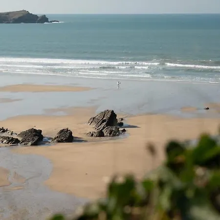 Spacious Private Parking Newquay * New Quay